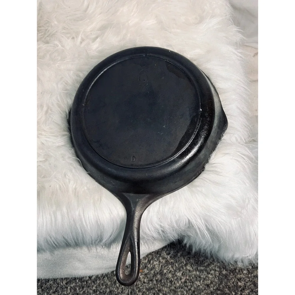 Vintage Lodge 3 Notch Cast‎ Iron Skillet 6 SK 9 Inch Pan Made in USA 1940s 1950s